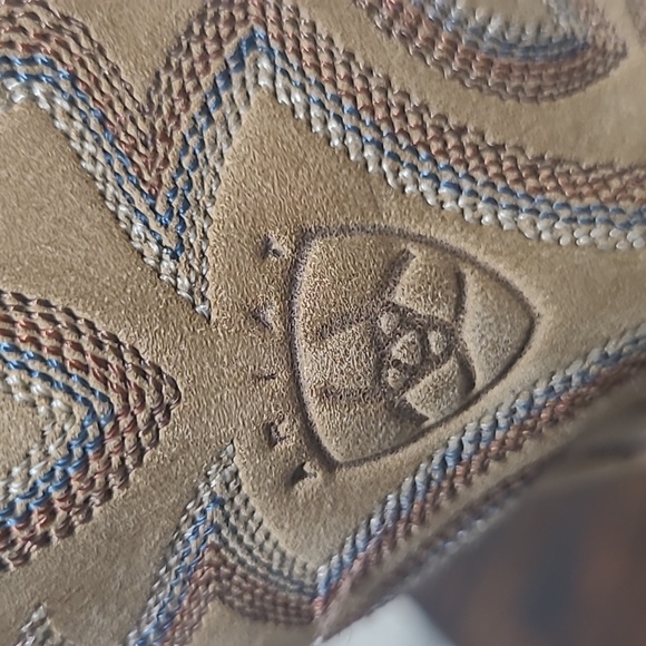 Ariat bullhide boots size 9D - Picture 4 of 10